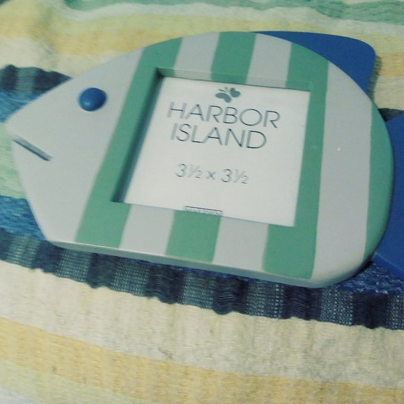 HARBOR ISLAND HAND PAINTED FRAME.✋ - Picture 3 of 4